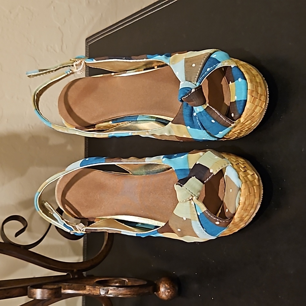 Platform Sandals, Size 5.5 (New)